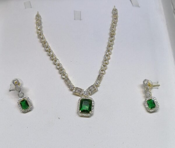 Green Serenity Gold-Plated Jewelry Set